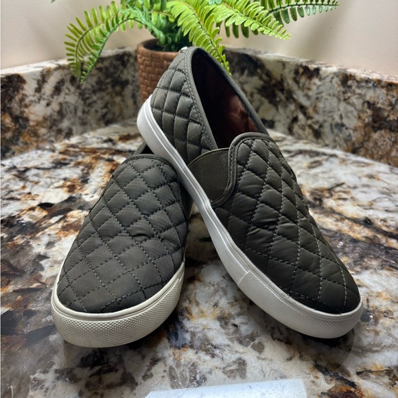 Dell Shoes - Steve Madden  Quilted Olive Slip-On Loafers